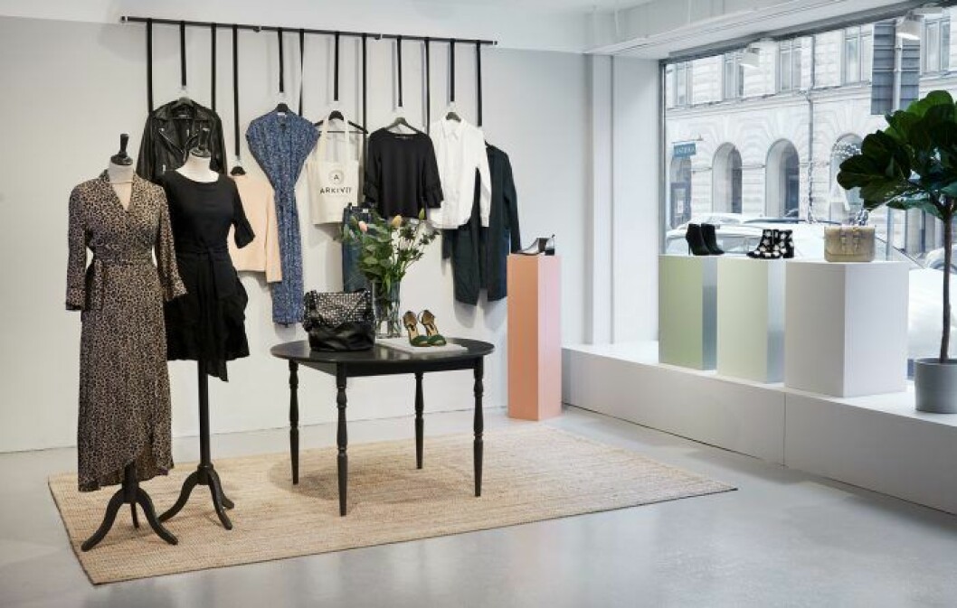 På Arkivet behöver kunden inte vara så modekunnig för att hitta godbitarna – personalen har redan gjort urvalet. Arkivet Stockholms butik på Östermalm