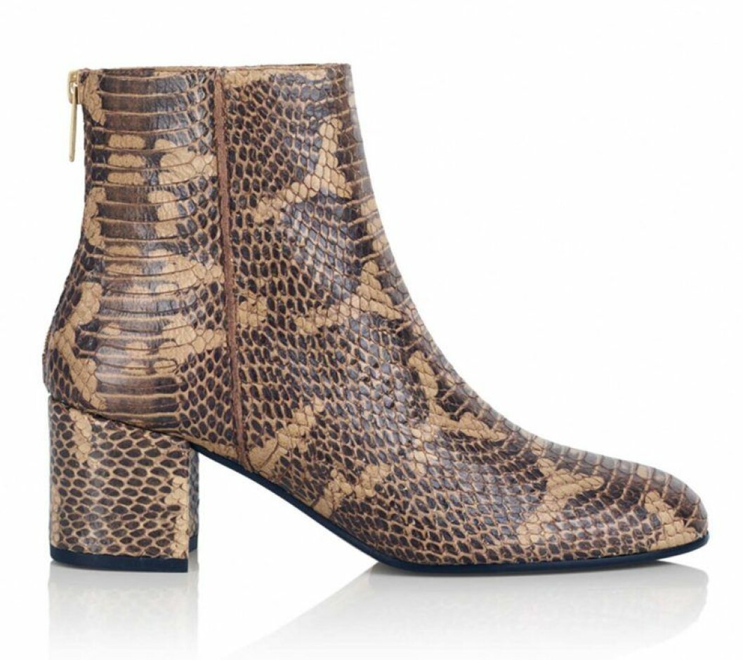 <a href="https://atpatelier.com/en/product/1202/mei-almond-printed-snake">Stövlett</a>, Atp Atelier. atp-atelier-stövlett-snake