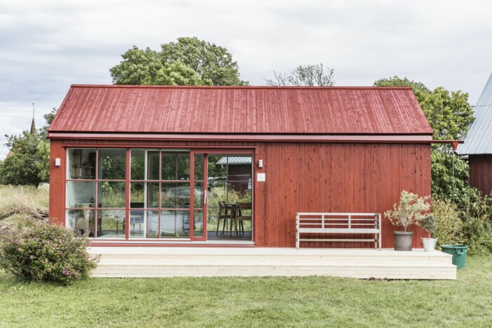 Attefallshuset är ett hus från Sommarnöje, och är ett samarbete med GAD. Huset är 30 kvm. Maxa maxytan! Attefallshus GAD Gotland