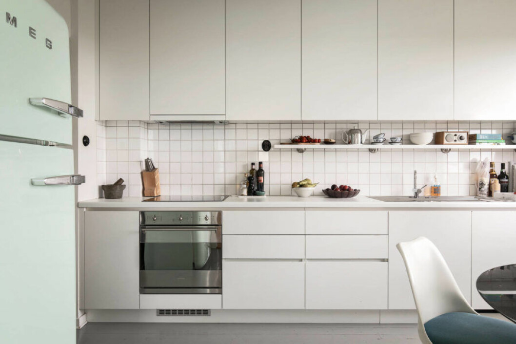 Mintgrönt kylskåp från Smeg hemma hos Pelle Almqvist.