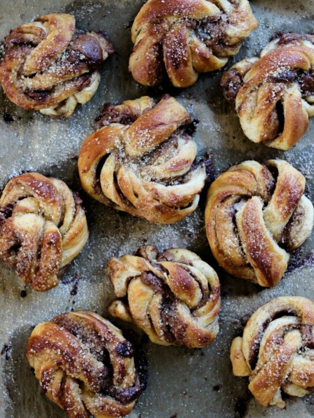 Förhöj stämningen hemma genom att <a href="https://www-master.femina.se/bjud-pa-kanelbullar-till-fikat/" target="_blank">baka kanelbullar</a>. Förhöj stämningen hemma genom att baka kanelbullar.