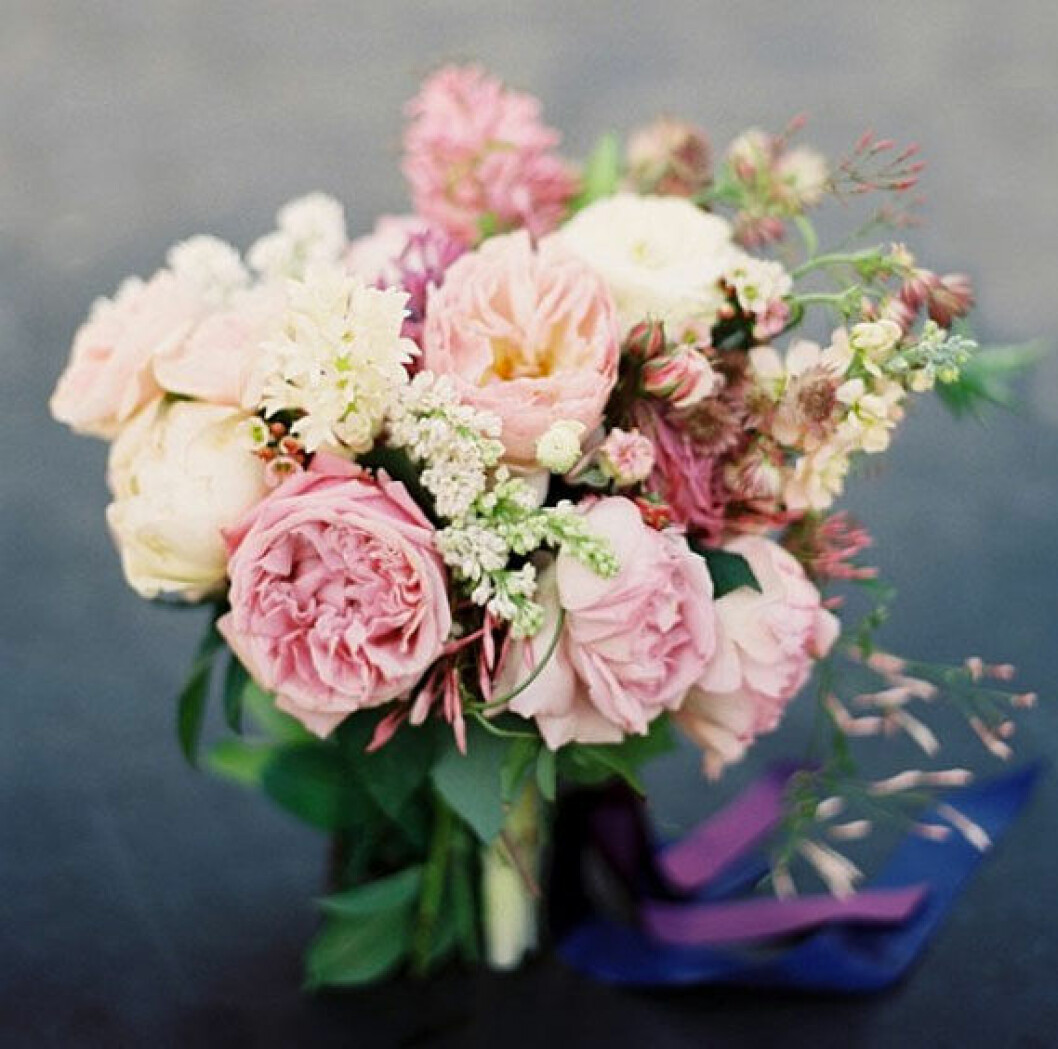 bara-blommor-pion-bukett