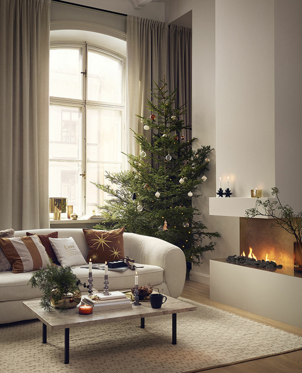 Foto: H&M Home Bärnstenstoner passar till julen - här hos H&M Home