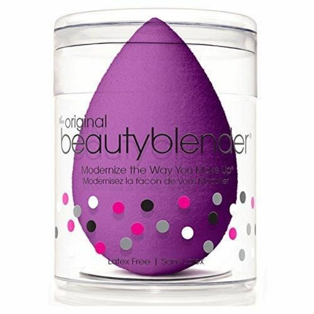 Svamp från <a href="https://apprl.com/sv/pd/4Vbu/">Beautyblender</a>.