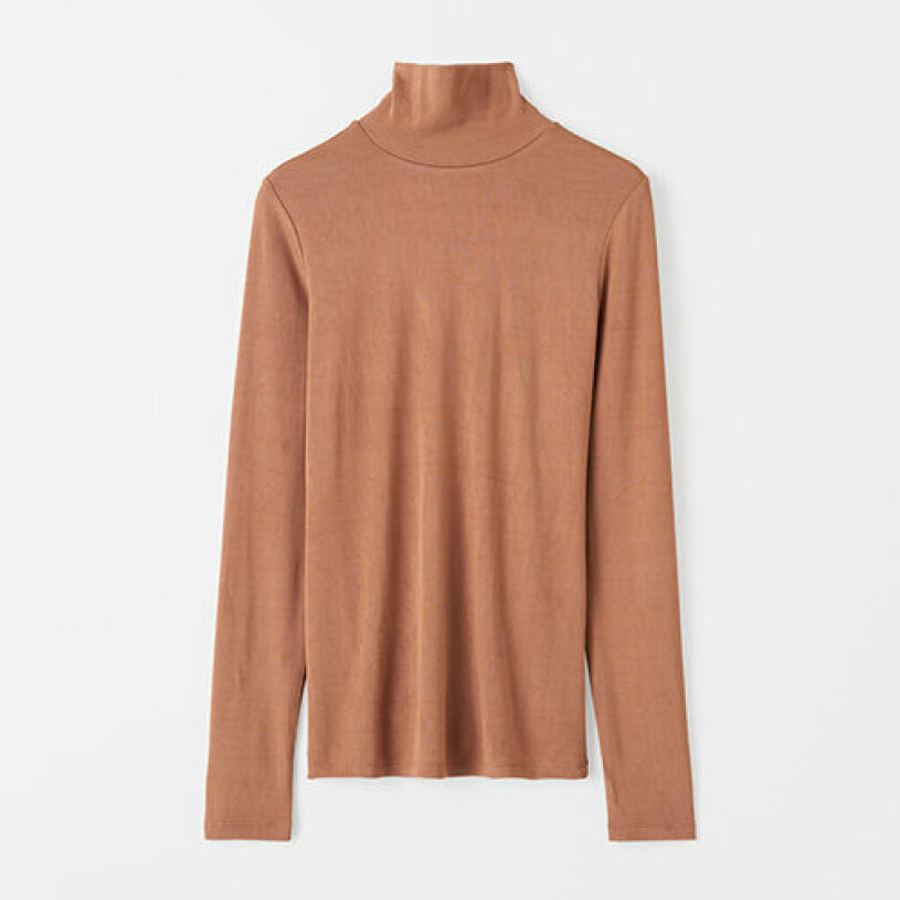 Beige polotröja från Carin Wester