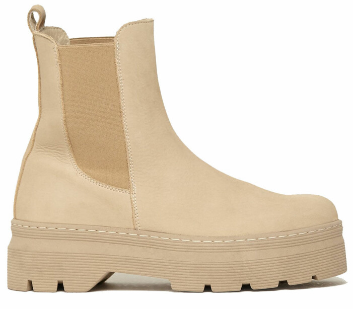 beige skor pavement