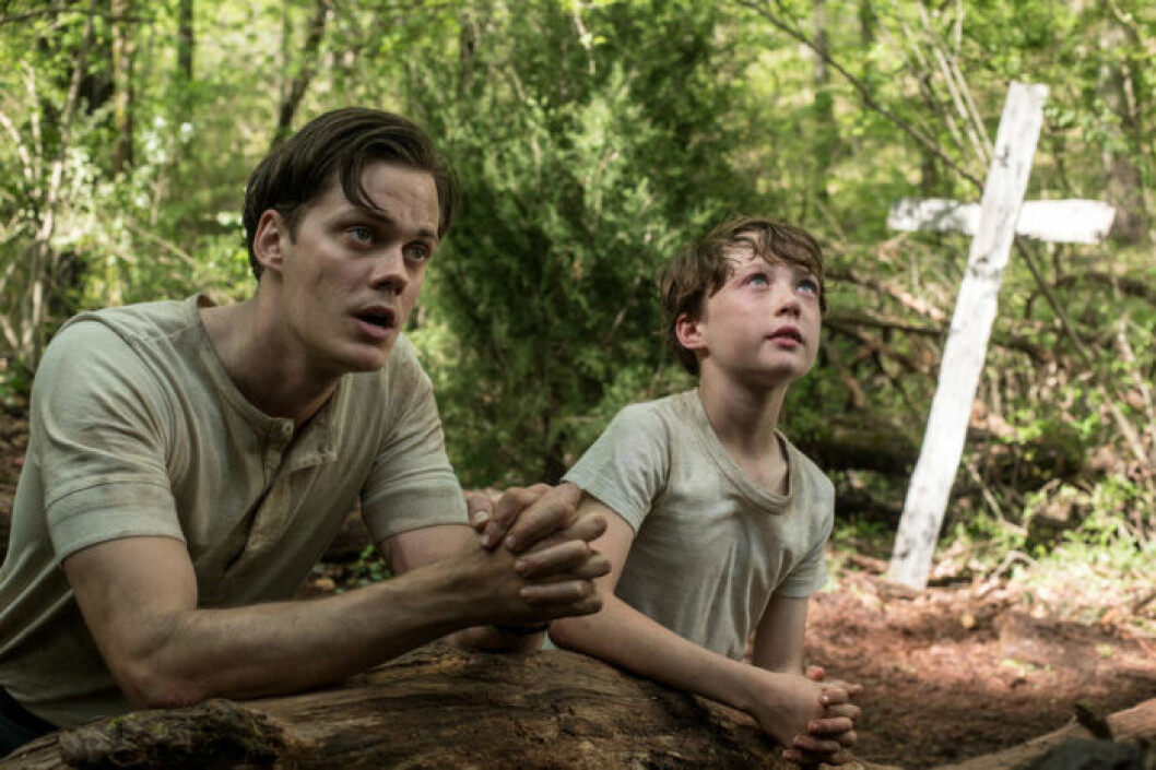 I <em>The devil all the time</em> spelar Bill Skarsgård en av rollerna. The devil all the time på Netflix i september