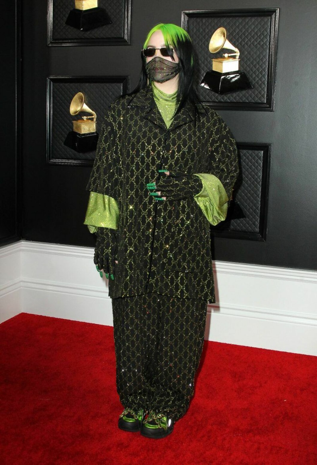 Billie Eilish på Grammy Awards 2020 röda mattan