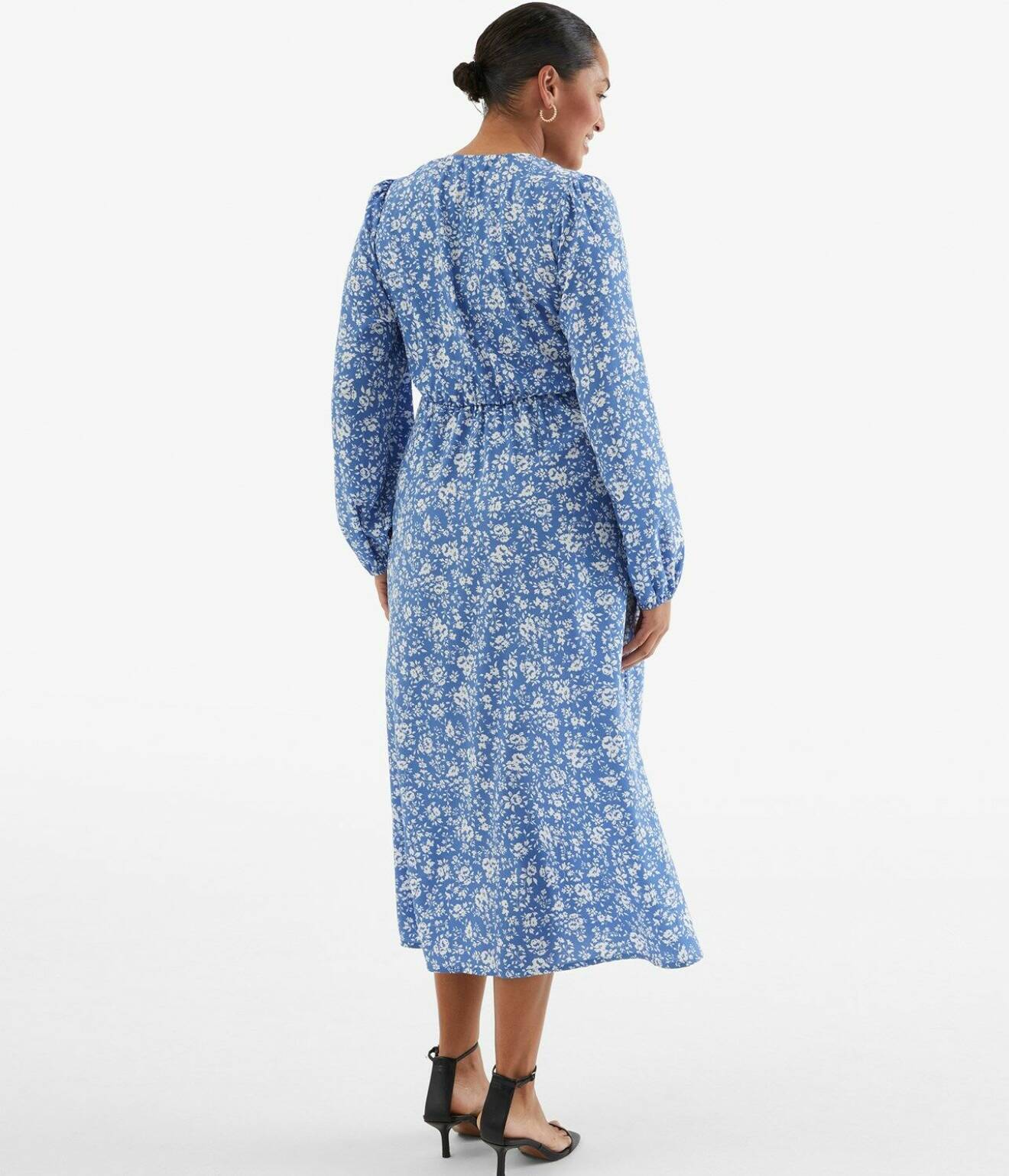 blå blommig klänning från kappahl
