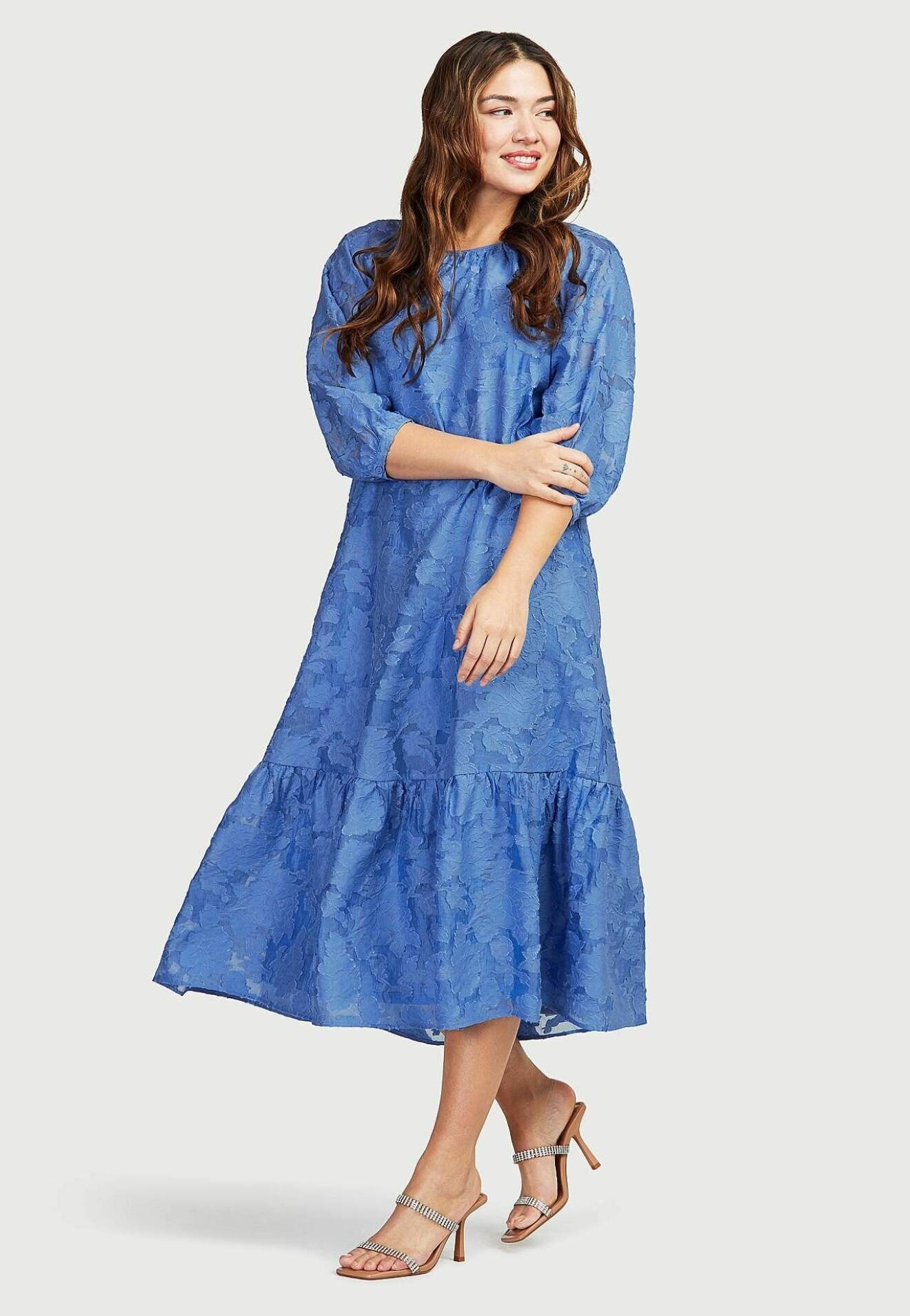 blå mönstrad klänning från cellbes