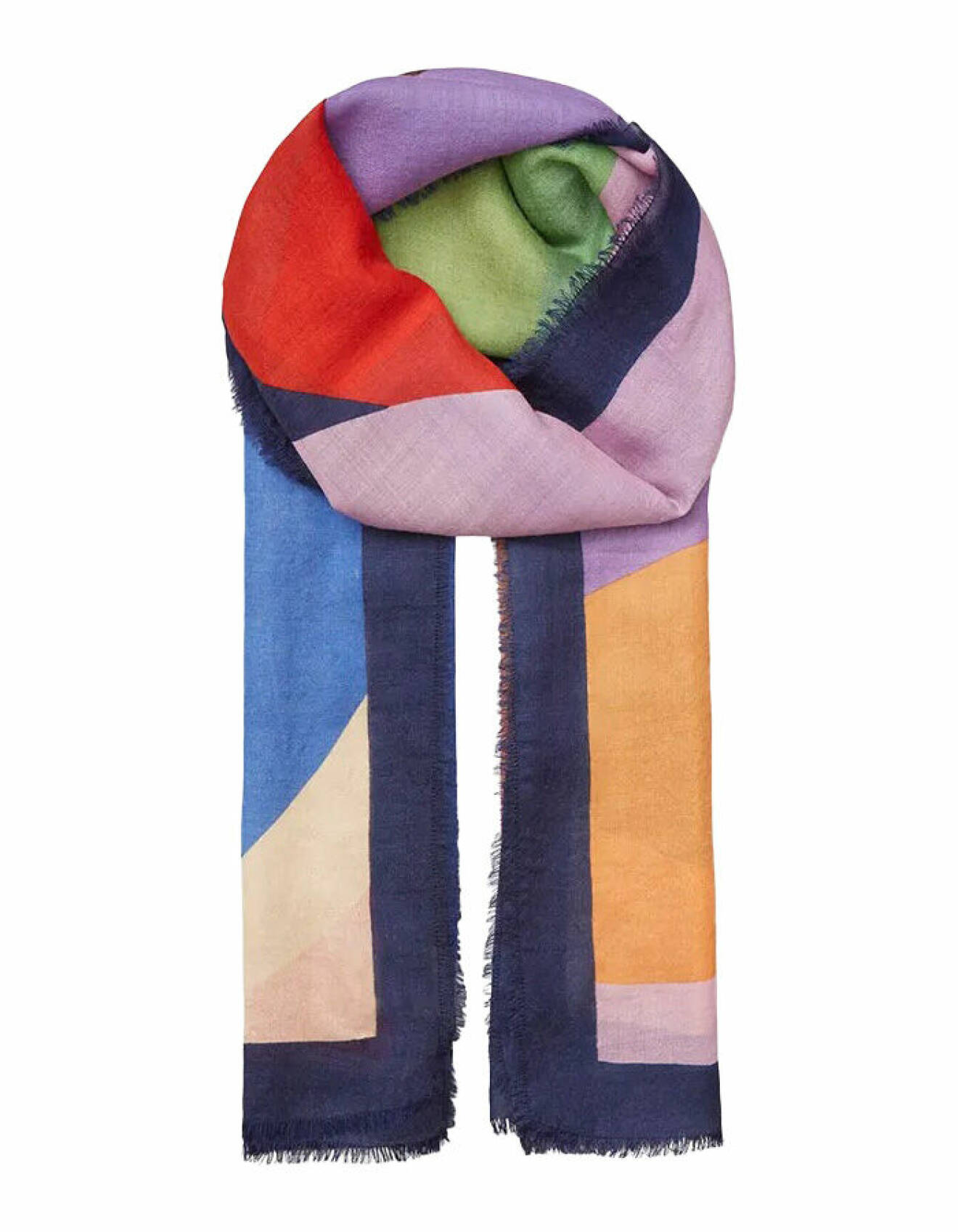mönstrad och färgglad scarf att fynda på Black Week från Becksöndergaard