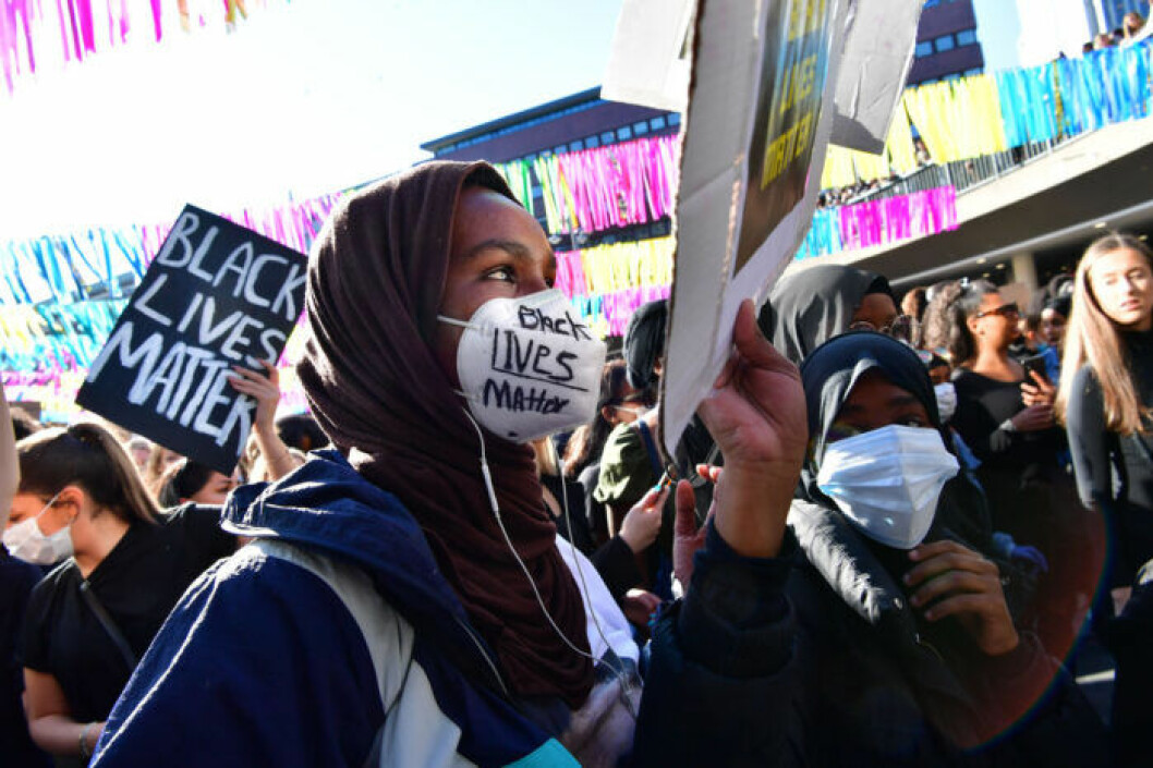 Flera personer ropade ”I can’t breathe”, vilket var George Floyds sista ord innan han dog den 25 maj. Person från protesterna på Sergels torg
