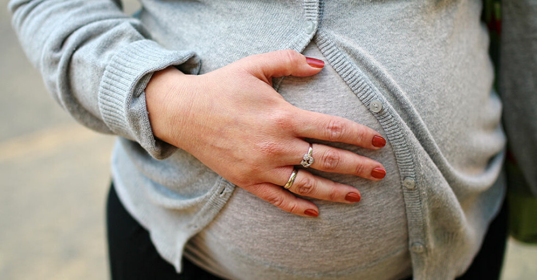 Blödning under graviditet och tecken på missfall.