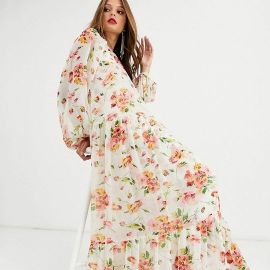 Lång blommig klänning från asos