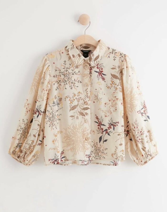 Blommönstrad blus