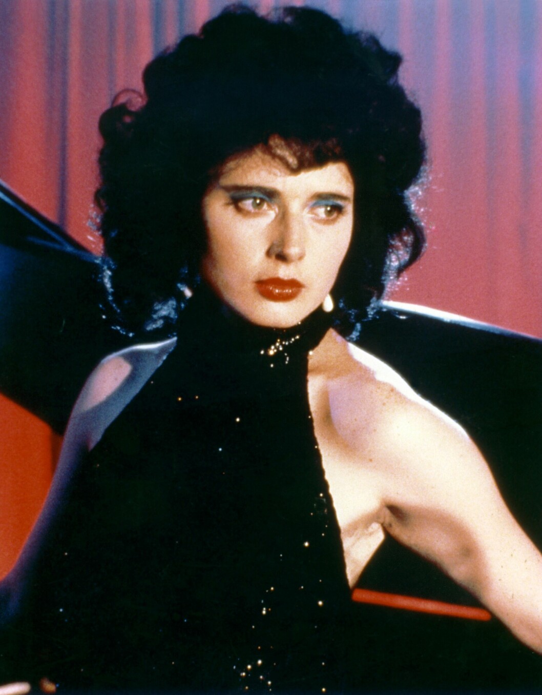 Isabella Rossellini i filmen <span class=" italic" data-lab-italic_desktop="italic">Blue velvet</span>.