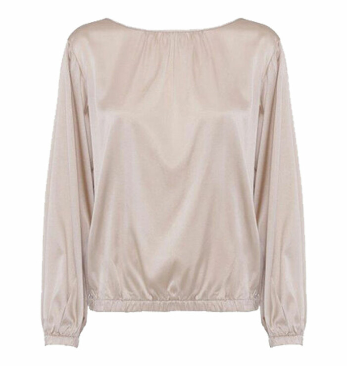 beige blus i silke från day birger et mikkelsen
