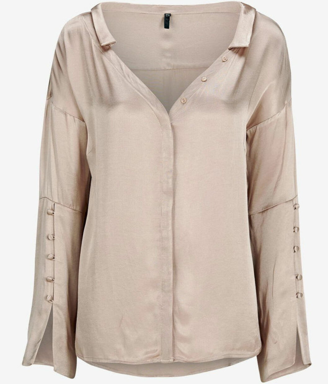 Blus från <a href="http://www.awin1.com/cread.php?awinaffid=439045&awinmid=8905&p=https%3A%2F%2Fwww.ellos.se%2Fellos-collection%2Fblus-salma%2F7002864-01" target="_blank" rel="noopener">Fahrman x Ellos</a>.