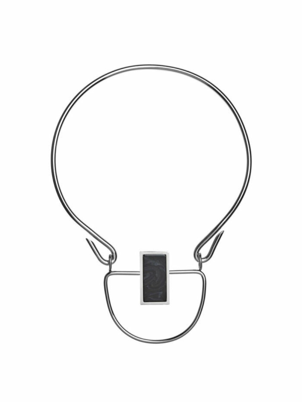 <a href="http://www.bymalenebirger.com/se/jewellery/monteux-choker-Q57102004.html?dwvar_Q57102004_color=003&cgid=Wc1364786&dwvar_Q57102004_size=ONE#!start=31" target="_blank">Grafisk form</a>, 2 099 kr, By Malene Birger. halsband-grafisk-form-by-malene-birger