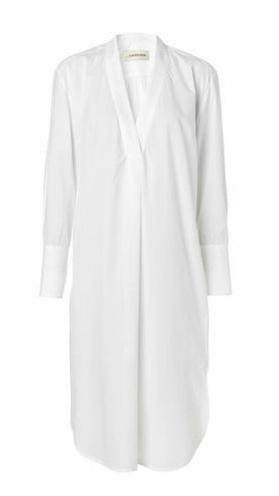 <a href="http://www.bymalenebirger.com/se/dresses/isslanias-dress-Q61898001S.html?dwvar_Q61898001S_color=090&cgid=63d1ed8e1cc2f09e34695eea3998d0da9481475b#!prefn1=refinementColor&prefv1=White&start=1" target="_blank">Skjortklänning</a>, 2 600 kr, By Malene Birger. Vit-skjortklanning-by-malene-birger