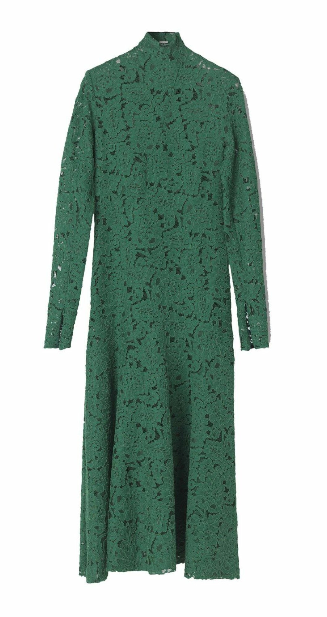 <a href="https://www.bymalenebirger.com/se/en/new-arrivals/mullari-dress-Q65839004.html?cgid=a49e1c6b74ac98a87c05019a5d97817b1eb29404&dwvar_Q65839004_color=46C#!start=56">Spetsklänning</a>, 5 199 kr, By Malene Birger. klänning-grön-spets-by-malene-birger