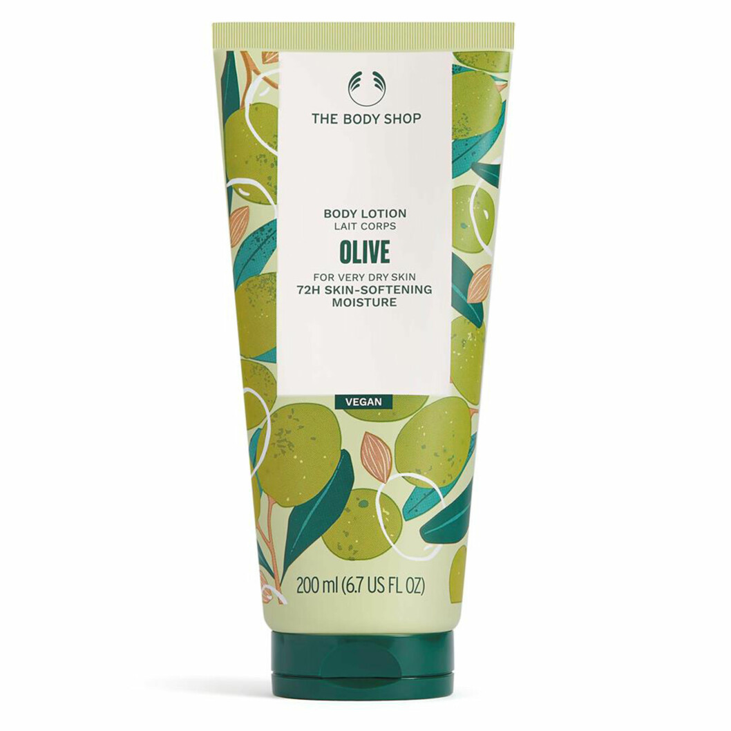 Body lotion med olivolja från The Body Shop – <a target="_blank" rel="nofollow" href="https://lyko.com/sv/the-body-shop/the-body-shop-olive-nourishing-body-lotion-200-ml">finns att köpa här för 175 kronor</a>.