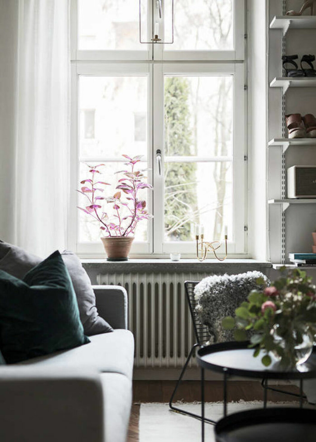 Foto: <a href="https://www.instagram.com/kronfoto/?hl=sv" target="_blank" rel="noopener">Adam Helbaoui/Kronfoto</a> för <a href="https://www.instagram.com/bosthlm_realestate/" target="_blank" rel="noopener">Bosthlm</a>/mäklare: Cecilia Heikkilä