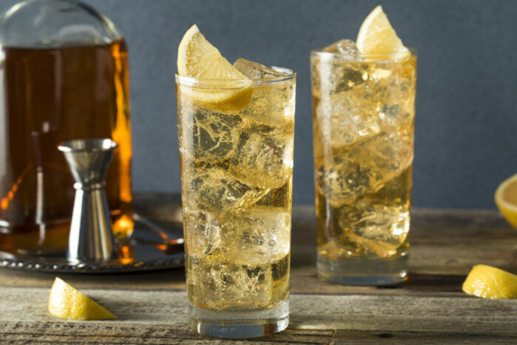 Drink med bourbon och Ginger ale