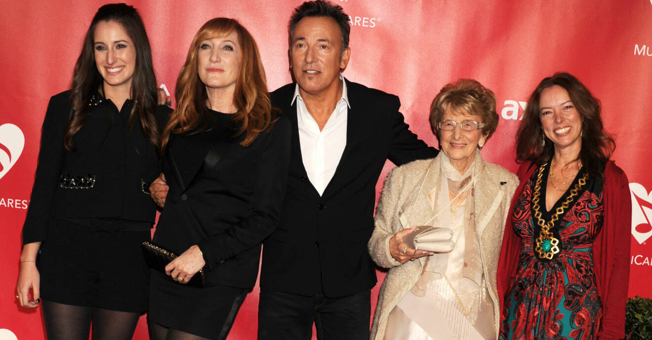 I juni 2023 intar Bruce Springsteen Sverige och Ullevi. Här är bossen med sin närmaste familj.