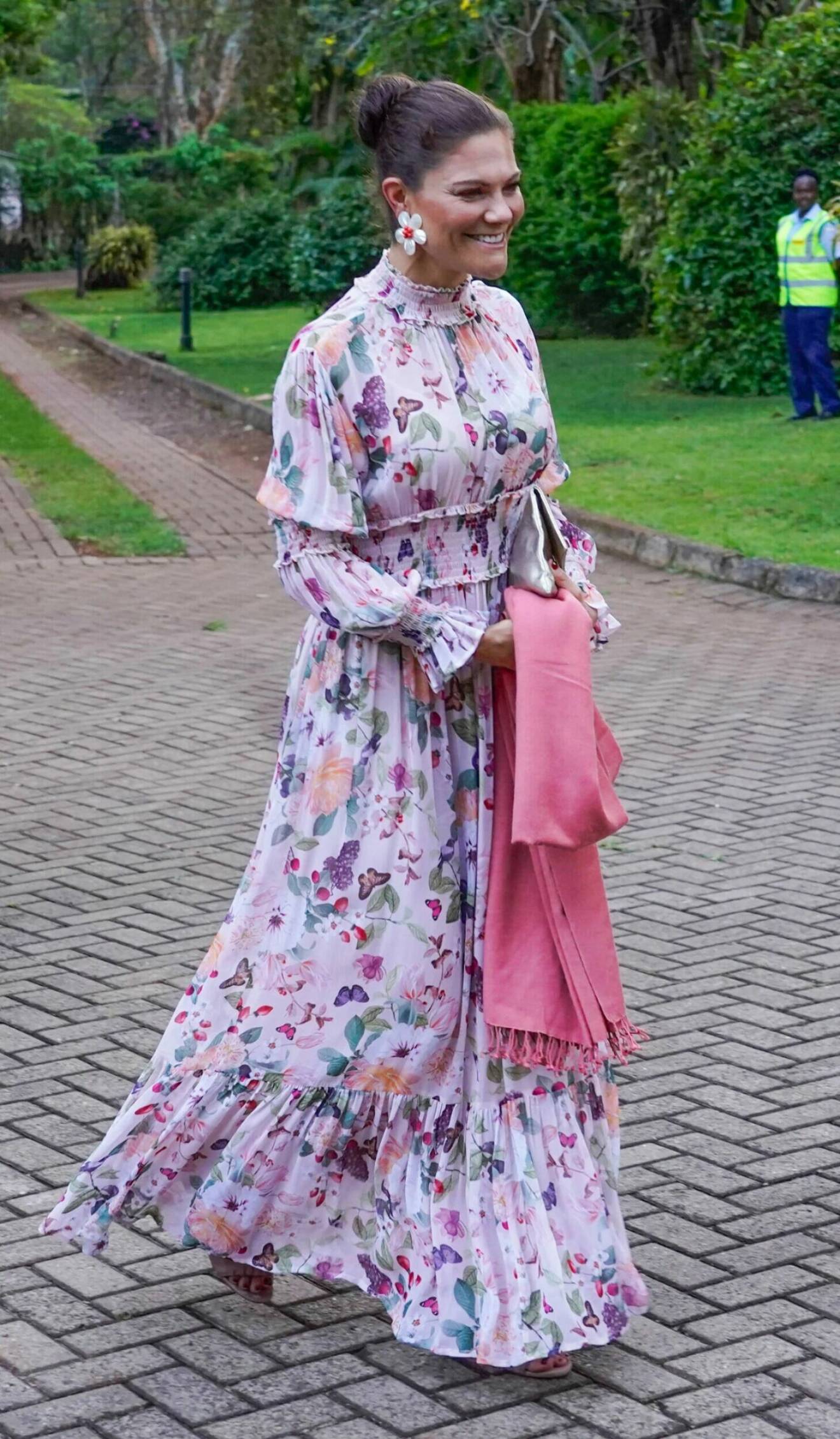 kronprinsessan victoria i en sommarfin klänning
