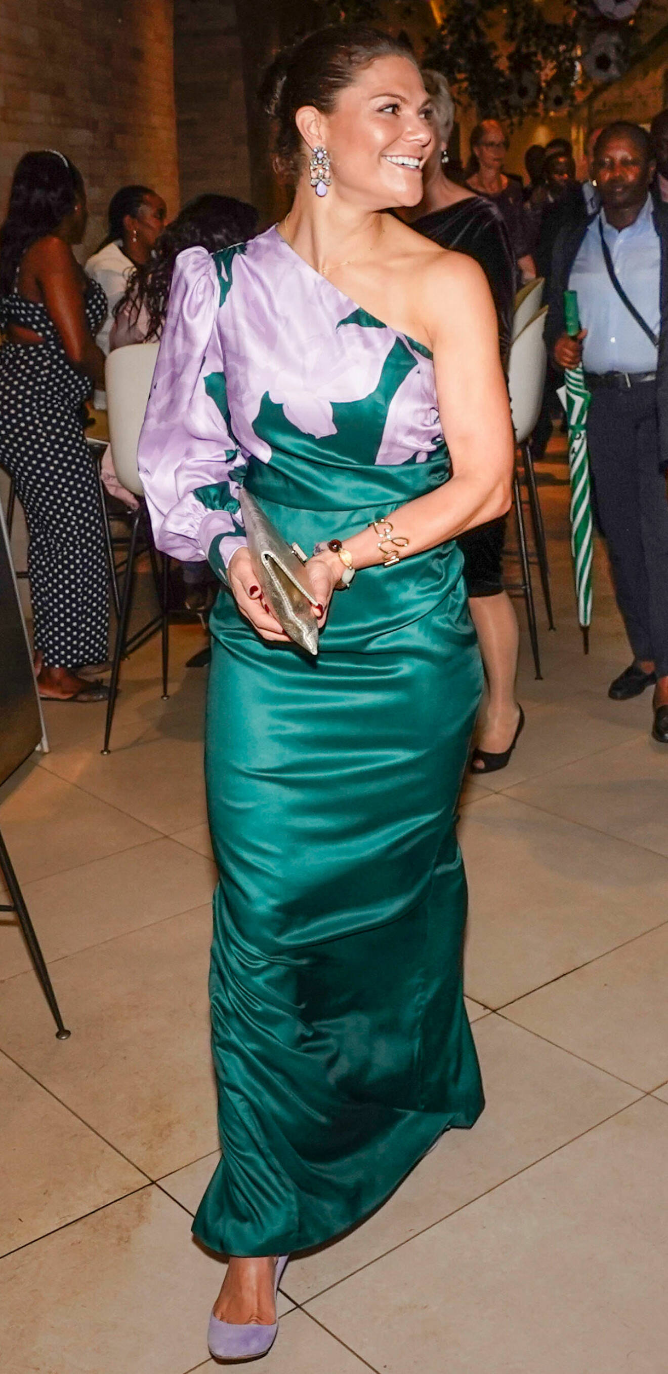 kronprinsessan victoria i en grön klänning från by malina