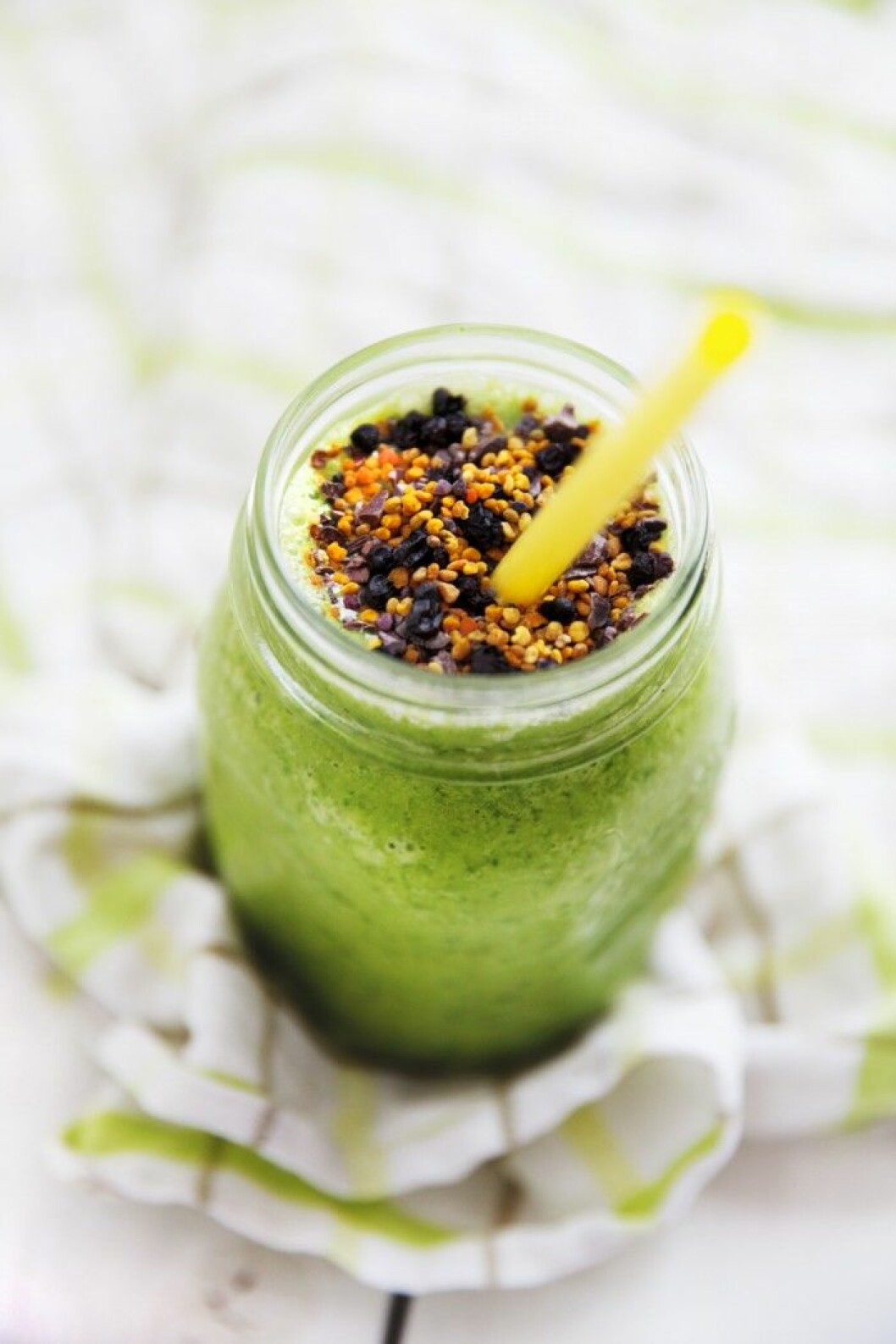 <a href="https://karoline-master.femina.se/gron-mangosmoothie/" target="_blank" rel="noopener">Smoothie</a> med mango och spenat. Grön mangosmoothie