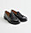 Klassiska svarta penny loafers är en riktigt användbar skomodell.
