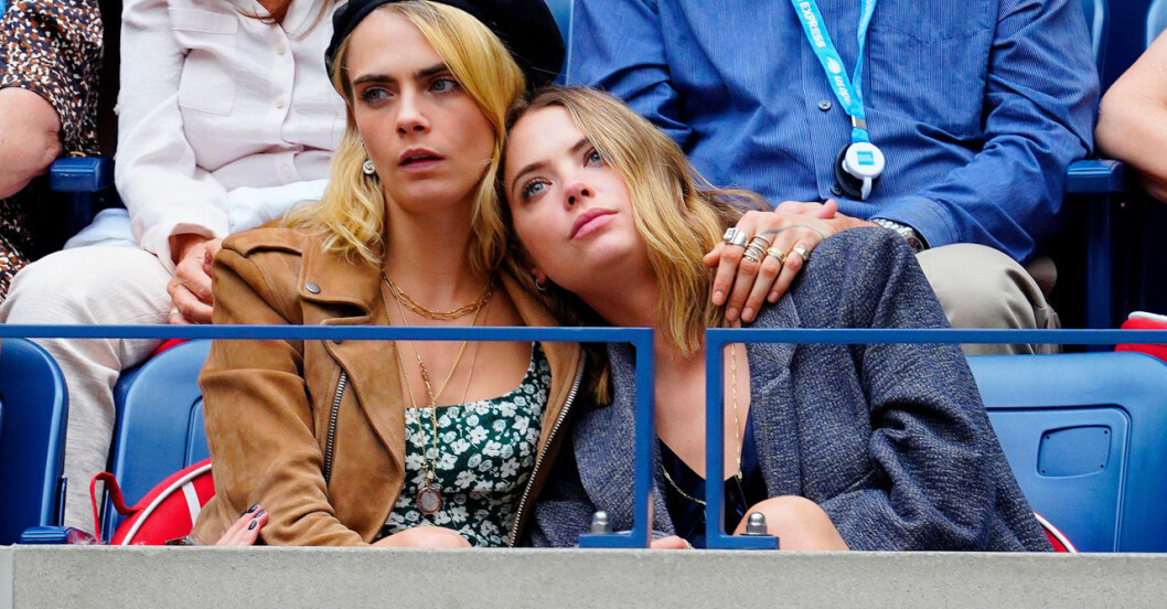Slut mellan Ashley och Cara.