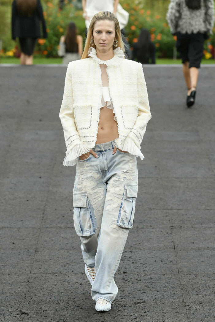 Givenchy SS23. Cargojeans