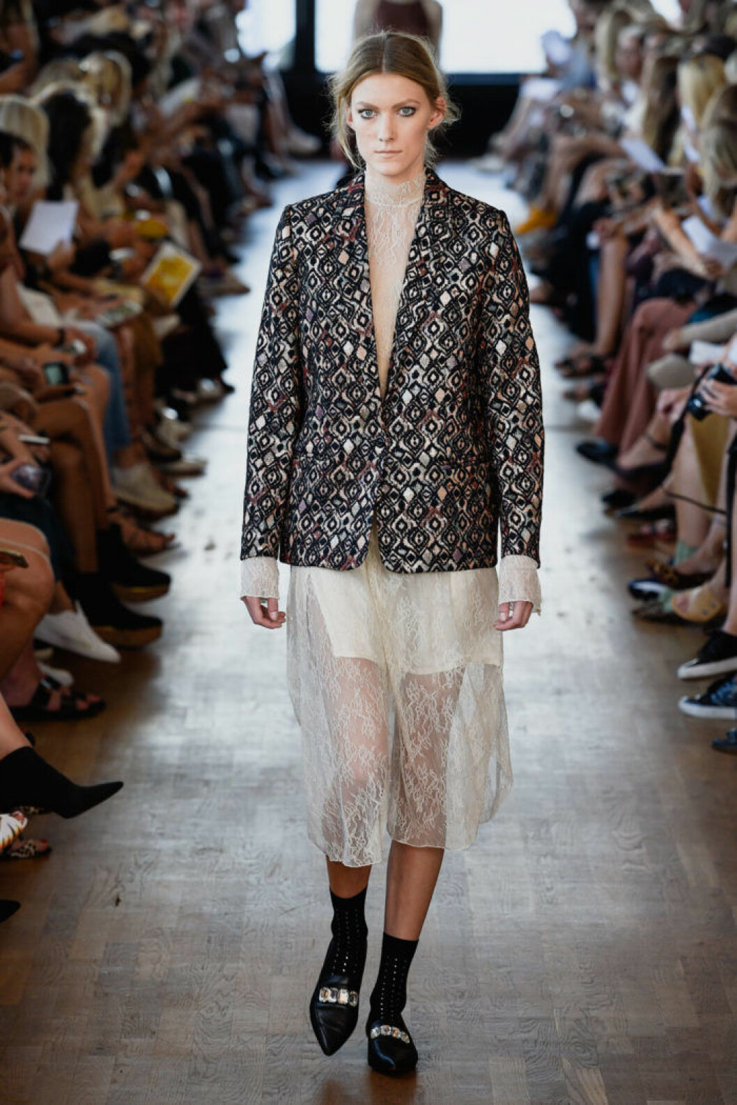 Catwalklook Baum und Pferdgarten