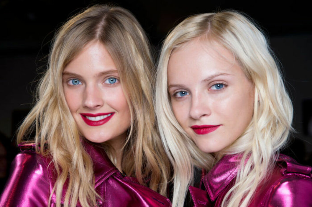 Från Burberrys visning. BURBERRY modeller
