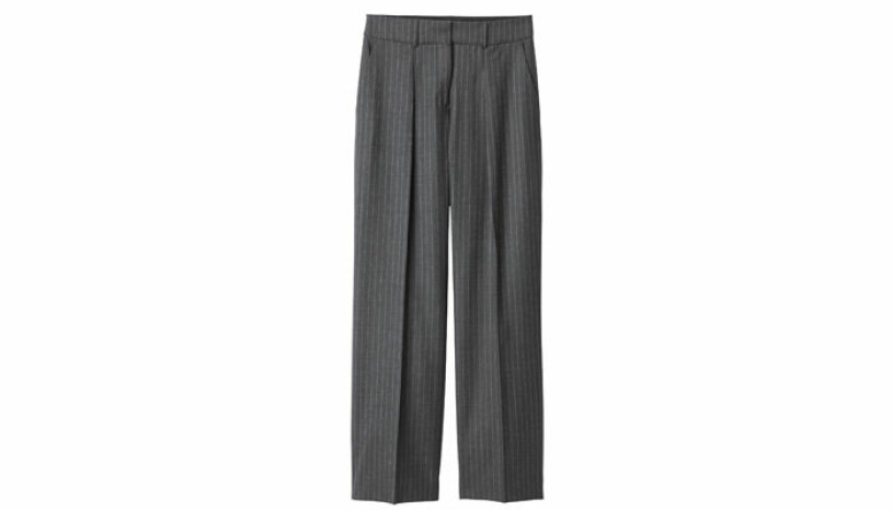 Byxor, 1099 kronor. <a target="_blank" href="https://www.marqetstores.se/stockh-lm-celia-trouser-grey-pinstripe/?utm_source=nativefemina&utm_medium=referral&utm_campaign=campaign10&utm_content=femina">Shoppa här!</a>