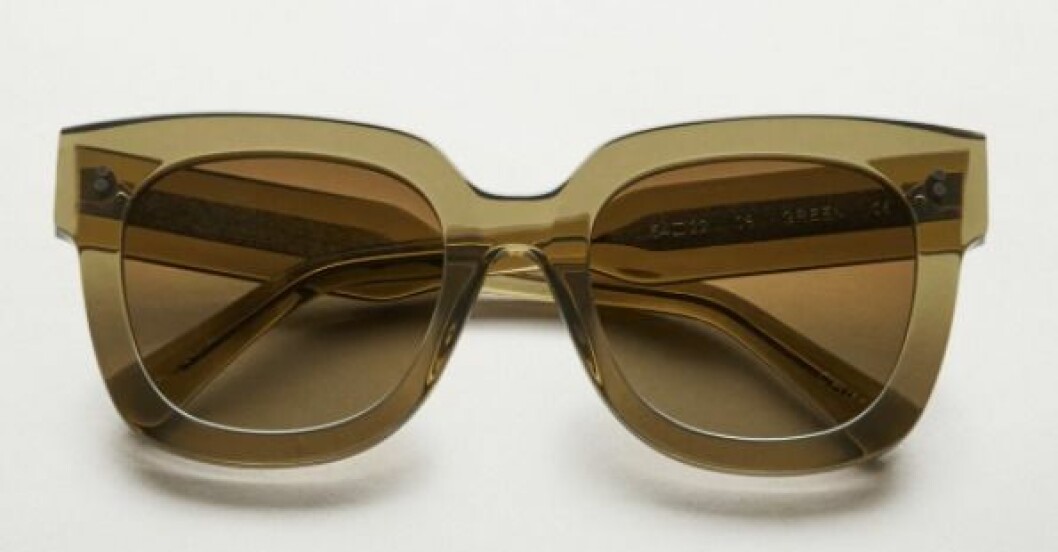 Solglasögon, Chimi eyewear. Solglasögon i grön, transparent plast från Chimi eyewear.