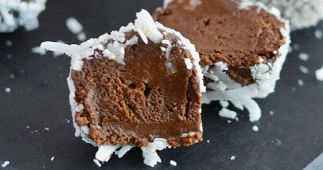 Chokladbollar behöver inte vara nyttiga. Testa dessa, gjorda på avokado! chokladbollar-avokado-veganskt