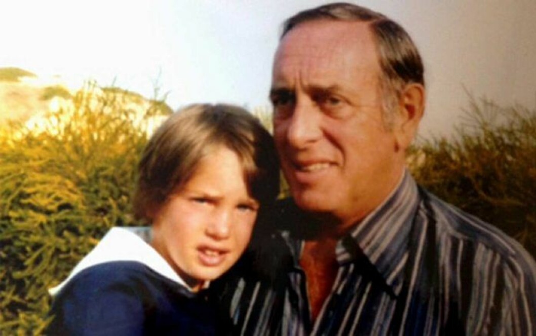 Chris som barn med sin pappa Paul O’Neill. Chris O'Neill som barn tillsammans med sin pappa Paul O'Neill.