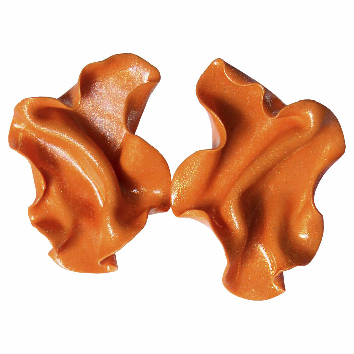 Örhängen i polymerlera/metall i nickelfritt stål, 529 kr, Clara Fina. orangea örhängen i polymerlera/metall i nickelfritt stål från Clara Fina