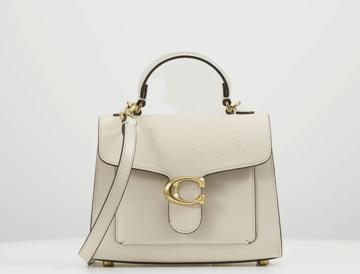 Väska i läder, 3695 kr, Coach/zalando.com. Handväska med gulddetaljer