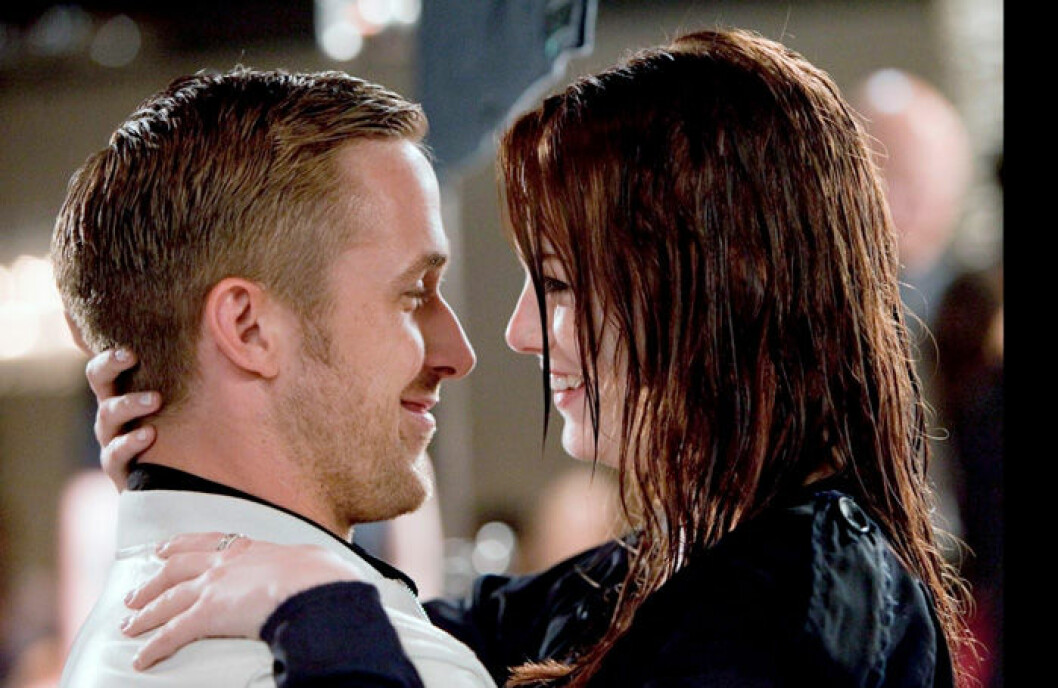 Ryan Gosling och Emma Stone är två av skådespelarna i <em>Crazy Stupid Love</em>. En bild på Ryan Gosling och Emma Stone, två av skådespelarna i Crazy Stupid Love.