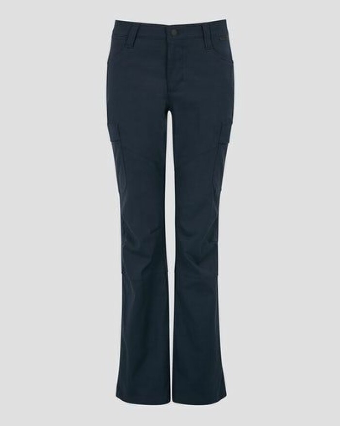 Byxa, Wrangler, säljs enbart på Cubus. Svarta friluftsbyxor med fickor på sidorna och boot cut. Byxor från Wrangler.