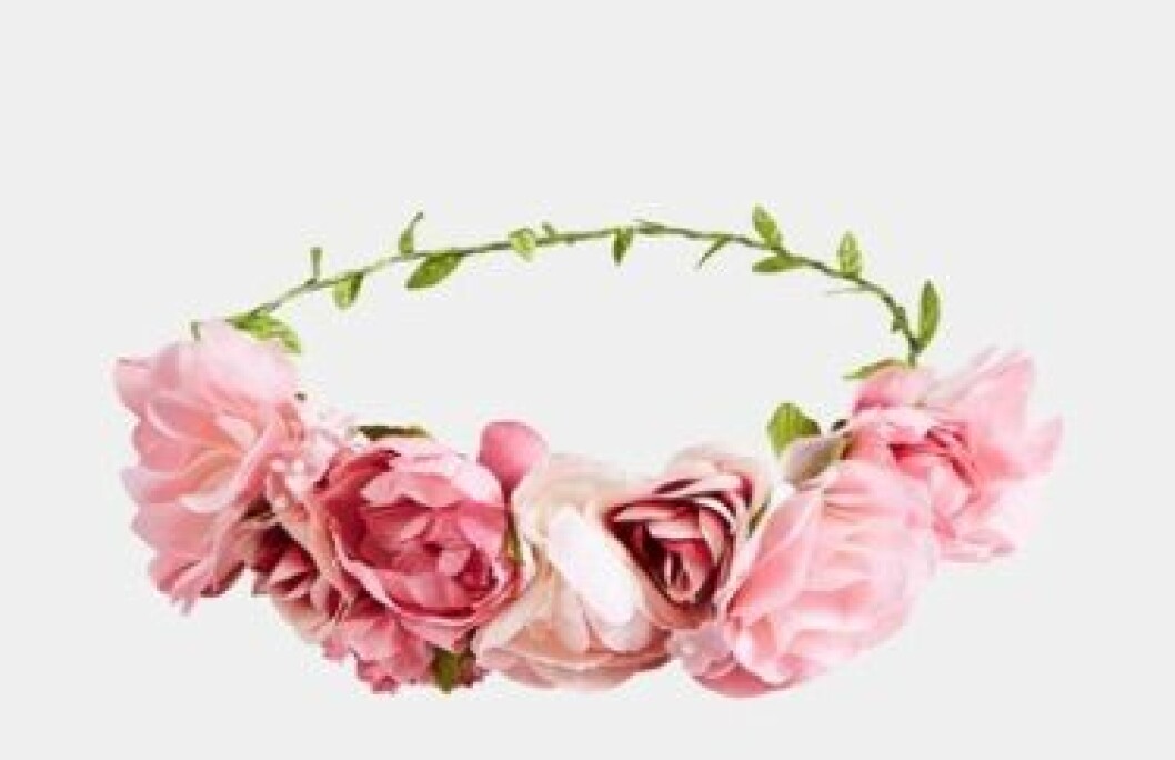 Rosa krans till håret.