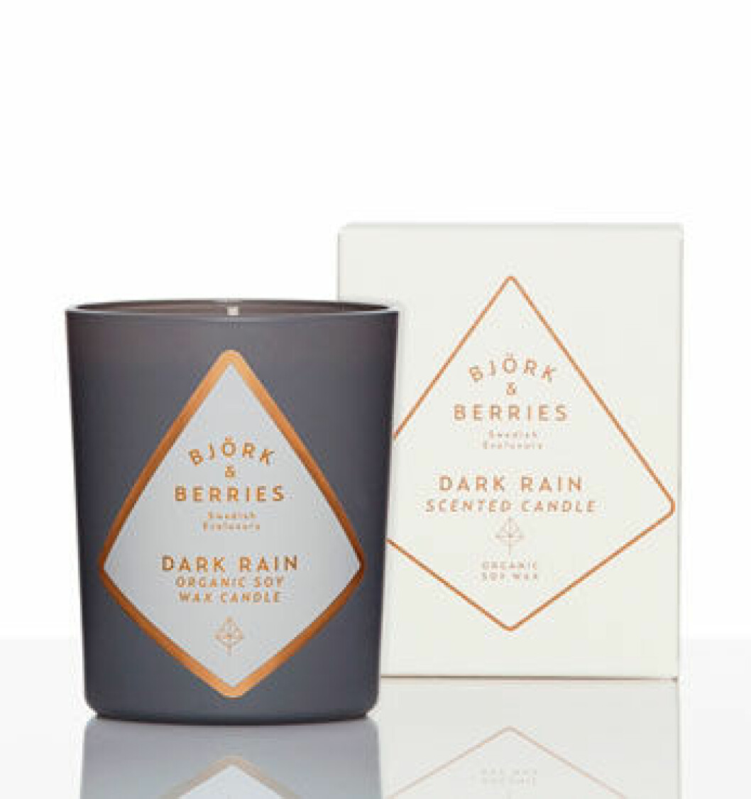 Björk & Berries Scented Candle i nya doften Dark Rain