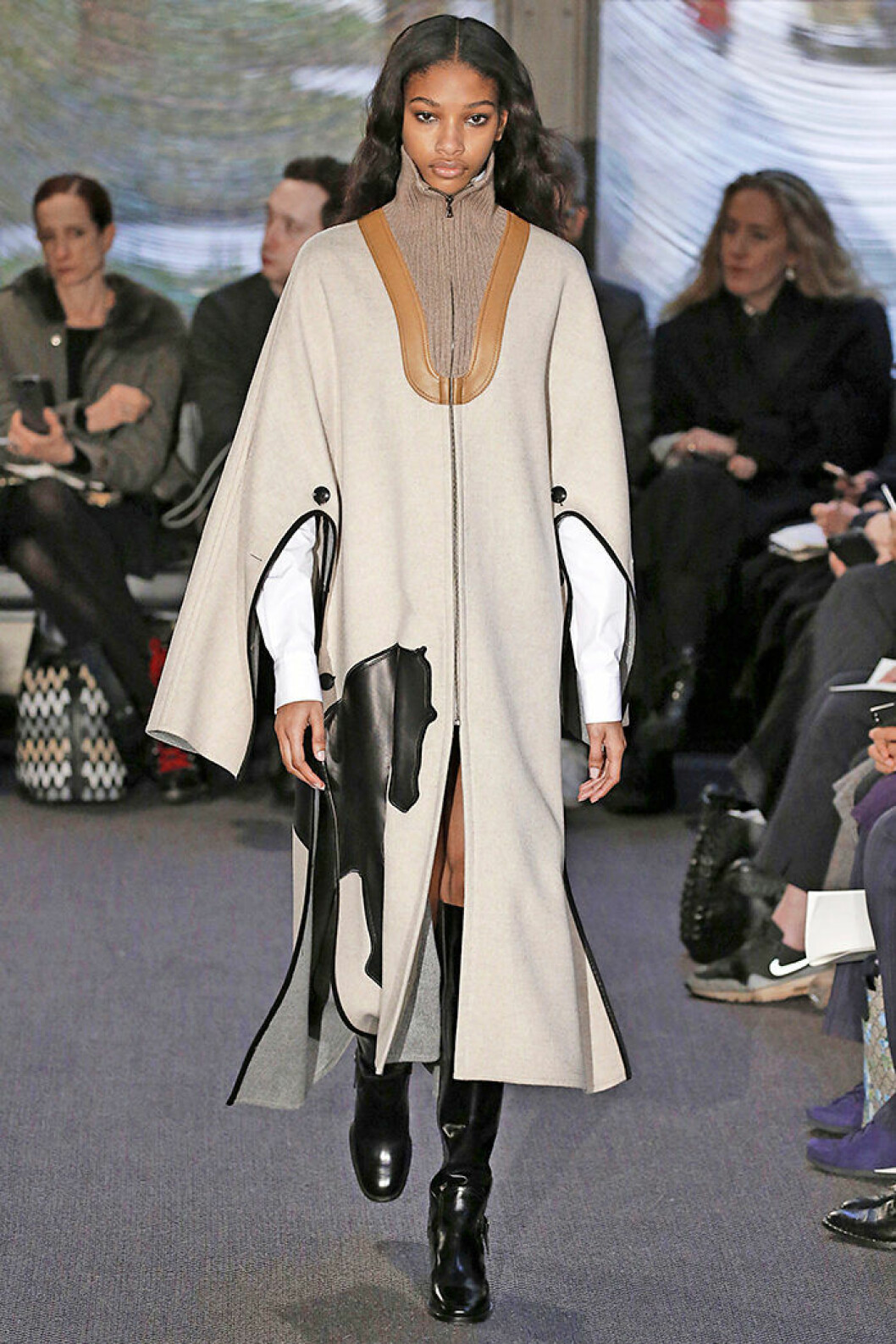 Derek Lam cape trend hosten 2018 derek lam