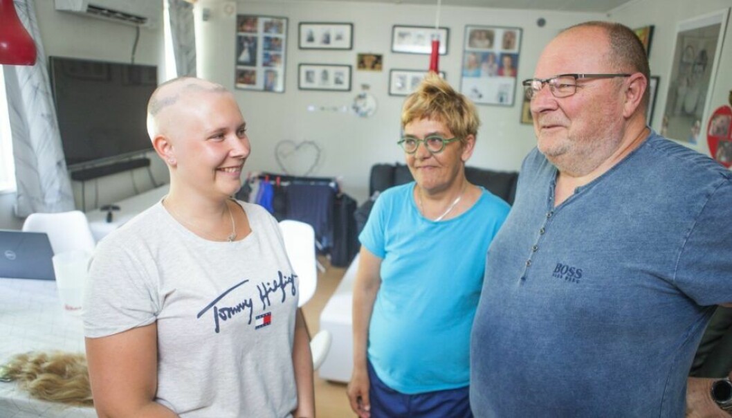 Dittes pappa Kim och bonusmamma Gitte har alltid stöttat henne. ditte alopecia