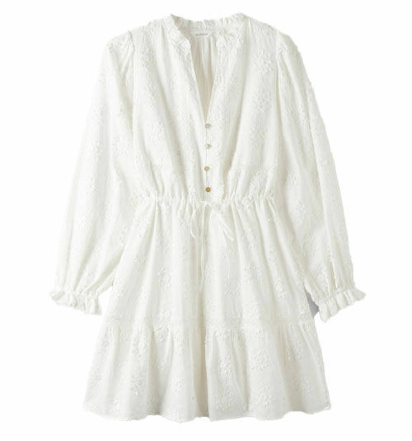 Kort vit klänning med långa ärmar, v-ringning och knappar från Dobber